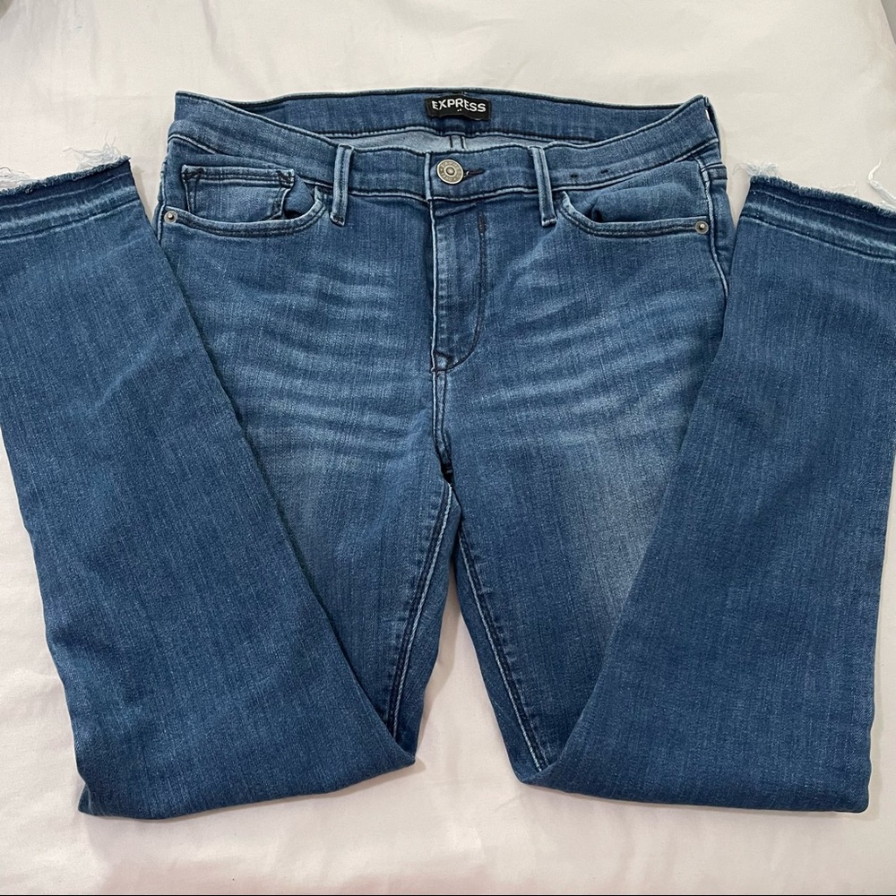 Express Jeans. Ankle Legging. Size 8. Mid Rise. Stretch.